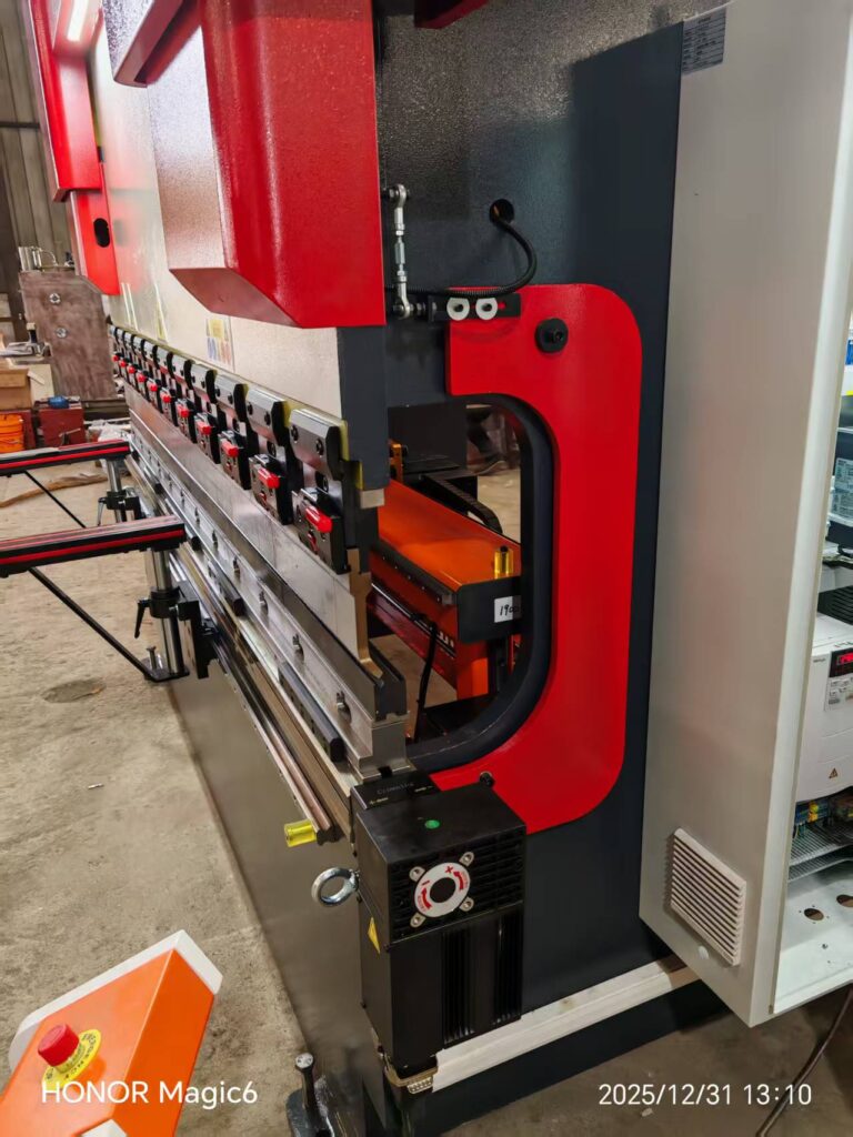 side view of press brake